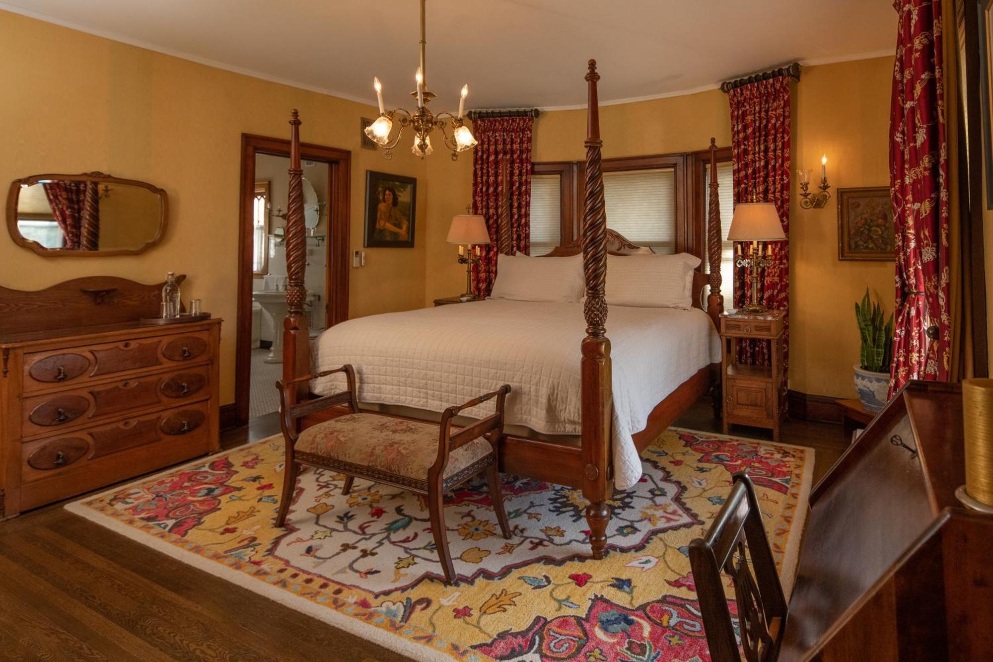 Cartier Mansion Bed and breakfast 3*